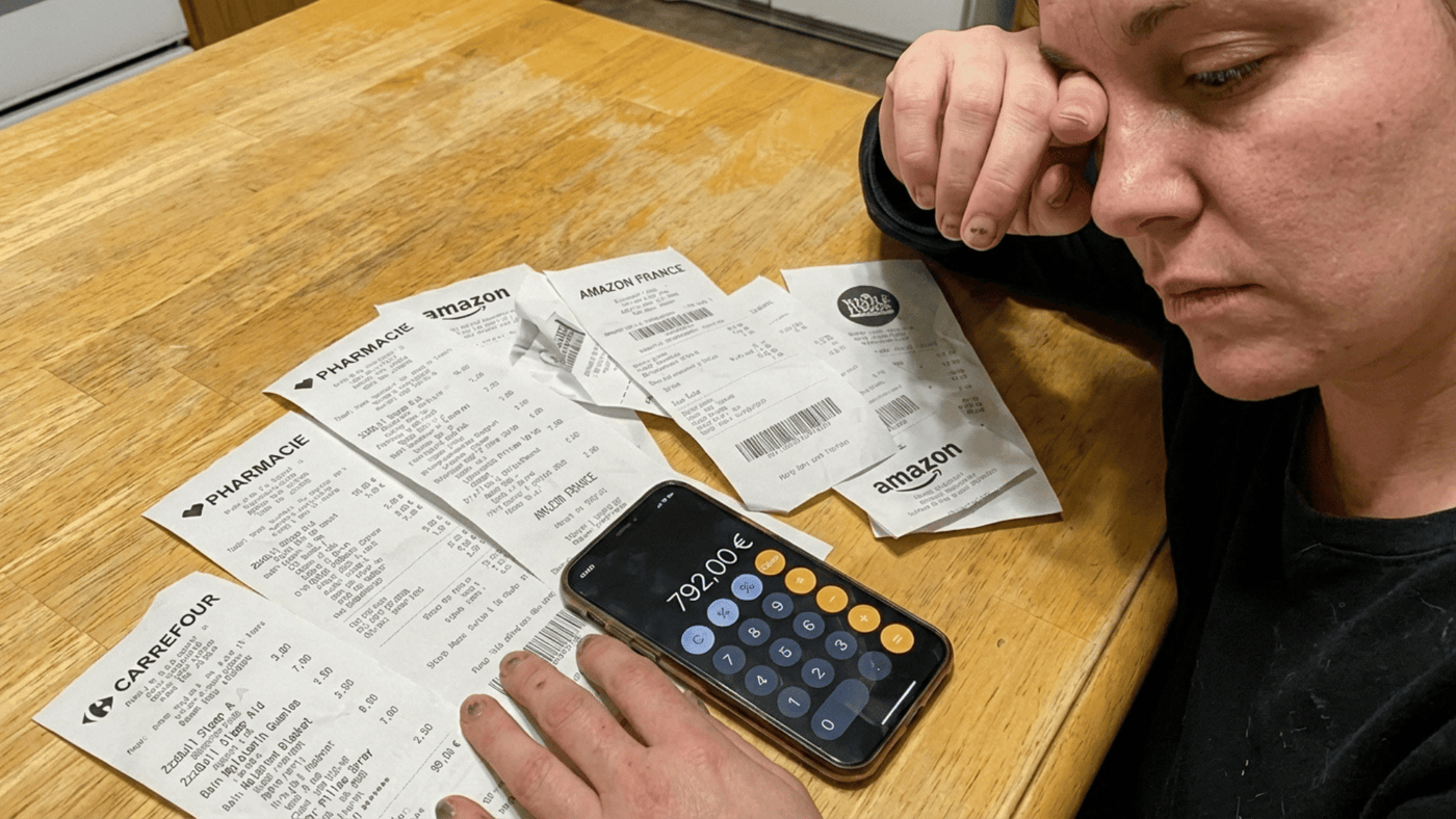 Tickets de caisse et calculatrice